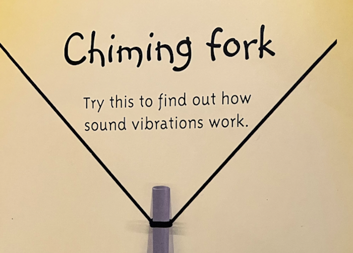 Chiming Fork - sound vibrations